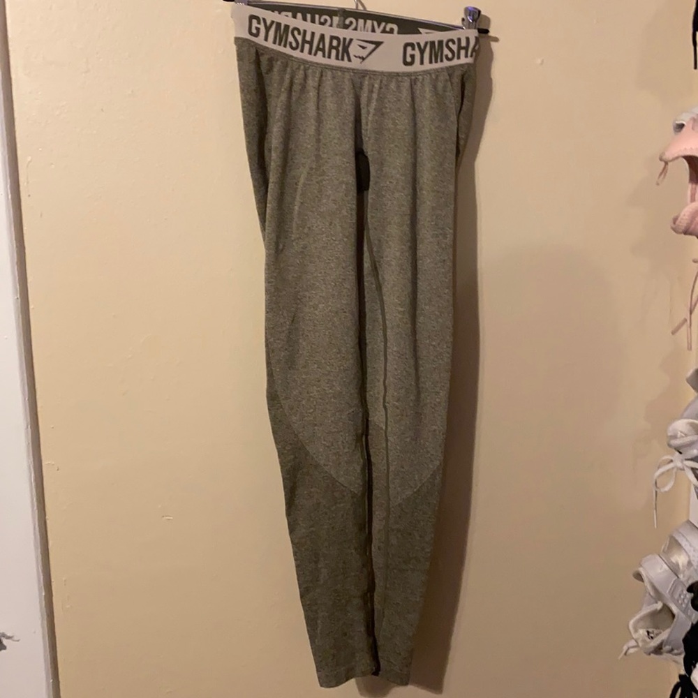 XS army green gyms shark leggings